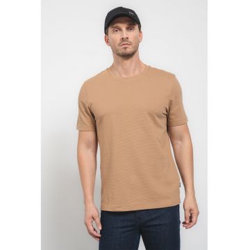 Tricou regular fit cu decolteu la baza gatului Tiburt240