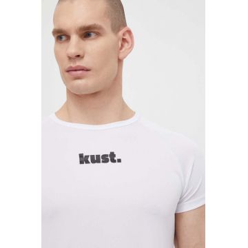 kust. tricou culoarea alb, cu imprimeu