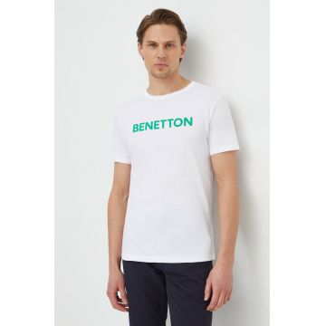 United Colors of Benetton tricou din bumbac barbati, culoarea alb, cu imprimeu