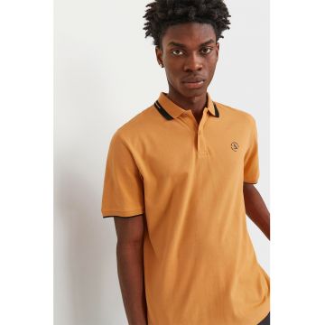 Tricou polo cu fenta cu nasturi