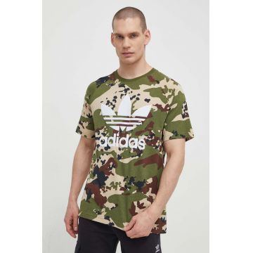 adidas Originals tricou din bumbac bărbați, culoarea verde, cu imprimeu IS0215