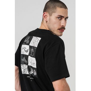 Tricou cu decolteu la baza gatului si maneci cazute