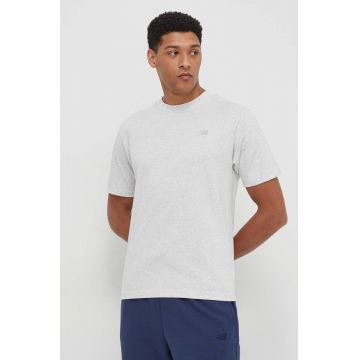 New Balance tricou din bumbac barbati, culoarea gri, cu imprimeu