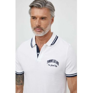 Tommy Jeans polo de bumbac culoarea alb, cu imprimeu DM0DM18922