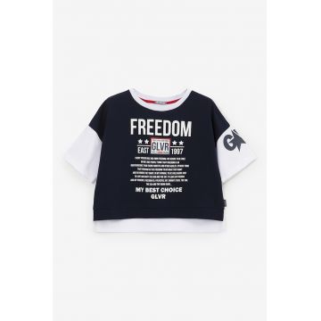 Tricou cu decolteu la baza gatului si imprimeu text