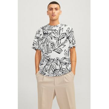 Tricou cu decolteu la baza gatului si model tropical