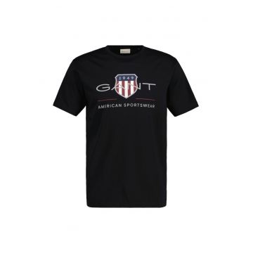 Tricou cu decolteu la baza gatului si imprimeu logo Archive Shield