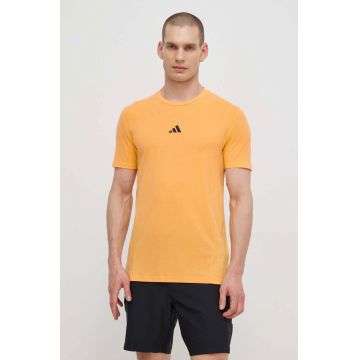 adidas Performance tricou de antrenament D4T culoarea galben, neted, IS3818