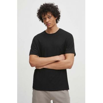 Medicine tricou de in barbati, culoarea negru, neted