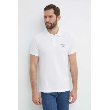 Tommy Jeans polo de bumbac culoarea alb, cu imprimeu, DM0DM18927